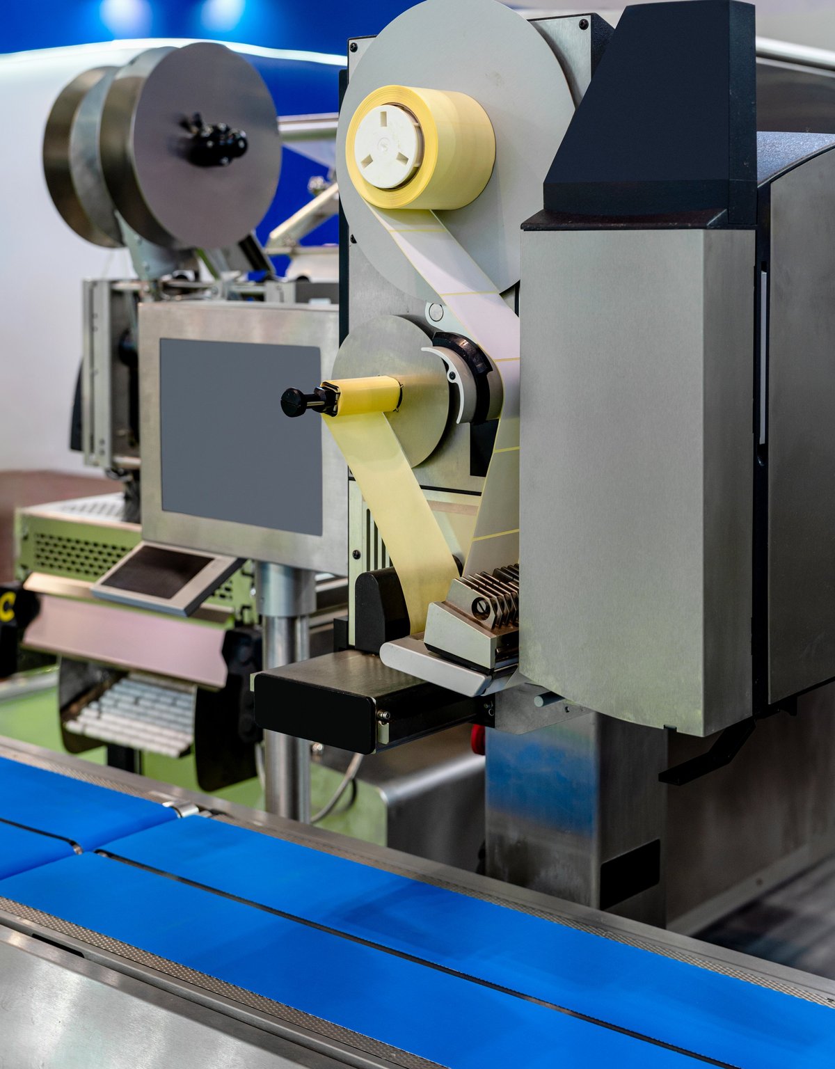 Industrial automatic labeling machine